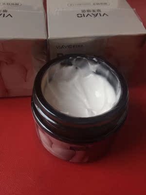 使用了几天，没有什么不适的。涂到胸部按摩之后挺舒服的，为了更美丽我会坚持下去的