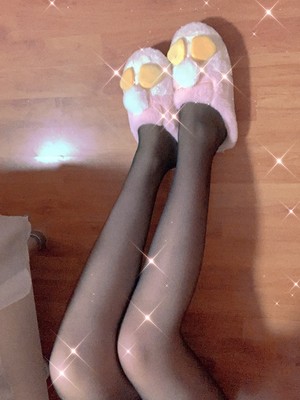 穿着感觉挺舒服的,开洞很方便 又刺激,穿上不会觉得紧绷,长度够长,不会掉,颜色也是我想要的,之前在其他家买过,质量很差,又勾丝,还是觉得这家的最好,面料挺光滑的,穿上特别好看啊,丝滑丝滑滴 穿着感觉挺舒服的,开洞很方便 又刺激,穿上不会觉得紧绷,长度够长,不会掉,颜色也是我想要的,之前在其他家买过,质量很差,又勾丝,还是觉得这家的最好,面料挺光滑的,穿上特别好看啊,丝滑丝滑滴