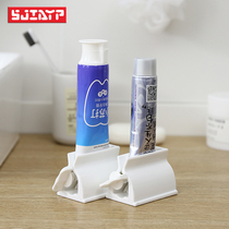 Japanese creative toothpaste squeezer facial cleanser children toothpaste clip lazy man hand squeezed toothpaste artifact