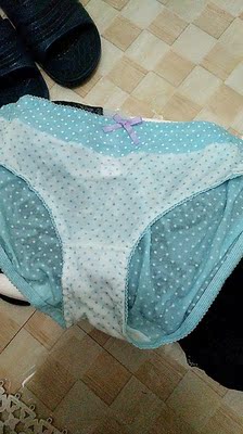 买了好多次了，真的穿起来很舒服，非常喜欢这个牌子的内衣，介绍好多朋友了，都很喜欢，真是一穿就会爱上的内衣。有活动买真是合算，有活动就必须要买哈哈！这次还送了小内裤要是可以指定就更加好了，买了好多次了，真的穿起来很舒服，非常喜欢这个牌子的内衣，介绍好多朋友了，都很喜欢，真是一穿就会爱上的内衣。有活动买真是合算，有活动就必须要买哈哈！这次还送了小内裤要是可以指定就更加好了