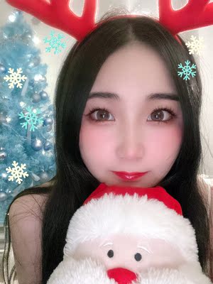 跟一波抖音的圣诞风 这一套真的又可爱又性感 在家里拍拍照 凹下造型~ 而且这一套裙子质量也很好诶 麋鹿角还能单独带出去 性价比完全OK 跟一波抖音的圣诞风 这一套真的又可爱又性感 在家里拍拍照 凹下造型~ 而且这一套裙子质量也很好诶 麋鹿角还能单独带出去 性价比完全OK