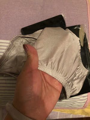 算上这家,已经在四家买过真丝内裤了,他家的面料是最厚实的,质量不错👍 算上这家,已经在四家买过真丝内裤了,他家的面料是最厚实的,质量不错👍