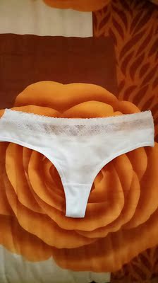 发货速度快，包装的很严实，内裤的质量不错，款式好看，是全棉的，非常满意，很喜欢，穿起来很舒服，谢谢，买对了。发货速度快，包装的很严实，内裤的质量不错，款式好看，全棉的，非常满意，很喜欢，比较性感谢谢，买对了。