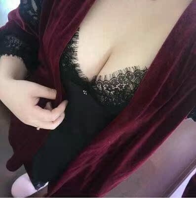 以前穿这种衣服都穿不出来效果,现在穿上美美的 以前穿这种衣服都穿不出来效果,现在穿上美美的