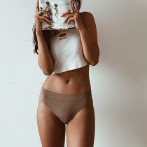 Virtuous Three-Piece Thread Seamless Bag Hip Movement Fitness Underwear Women Great Elastic Sexy Pure Color Triangle Pants