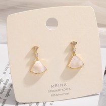 ? 2020 scallop earrings 2020 New Tide fairy air ear studs Mori Net red temperament Super fairy ear clip without ear hole