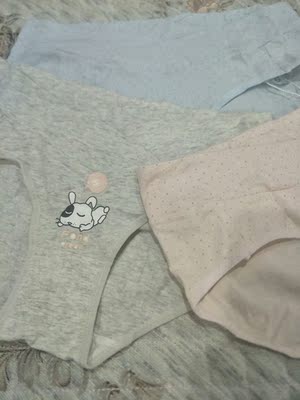 面料真的很柔软，穿上不勒肚子，这个孕期能舒适的度过了，赞\(≧▽≦)/