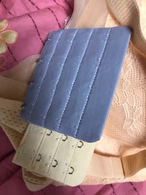 在网上也买过好几次内衣了,都不怎么满意。双十二无意间进到这家店,抱着试试态度买了,今天到货试穿,真的太棒了,别人我是不知道,我是很满意,舒适度,质量,手感都很好,而且店里的客服也很棒,很有耐心,还帮我备注送了延长扣,这是一家值得推荐回购的内衣店,赞赞 在网上也买过好几次内衣了,都不怎么满意。双十二无意间进到这家店,抱着试试态度买了,今天到货试穿,真的太棒了,别人我是不知道,我是很满意,舒适度,质量,手感都很好,而且店里的客服也很棒,很有耐心,还帮我备注送了延长扣,这是一家值得推荐回购的内衣店,赞赞