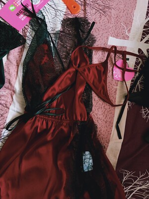 宝贝我收到了,我必须给好多好评真心好评,我买了4套每件质量都很好价位还很亲民,看衣服的质量你根本看不出来是几十块钱,衣服穿着很性感,我只想说从价位、从质量、从情趣多方面说,都不用去质疑,真是良家商铺,喜欢的美女真的可以下单。而且商家态度很好物流很快!红色是我结婚穿的,祝自己新婚快乐 祝商家生意兴隆,财源广进!, 宝贝我收到了,我必须给好多好评真心好评,我买了4套每件质量都很好价位还很亲民,看衣服的质量你根本看不出来是几十块钱,衣服穿着很性感,我只想说从价位、从质量、从情趣多方面说,都不用去质疑,真是良家商铺,喜欢的美女真的可以下单。而且商家态度很好物流很快!红色是我结婚穿的,祝自己新婚快乐 祝商家生意兴隆,财源广进!,