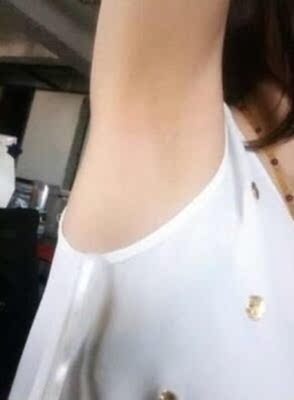 我还没结婚，我的私处不算黑，但是我的腋下太黑了，夏天穿裙子都不好意思抬手，被别人看到那么黑，太尴尬了。我就想着试试，没想到效果那么好