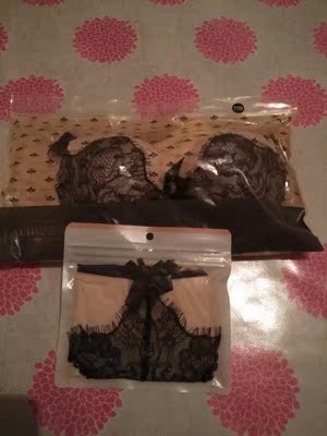 很漂亮,蕾丝拼接,甜美,少女,颜值高,做工精细。 很漂亮,蕾丝拼接,甜美,少女,颜值高,做工精细。