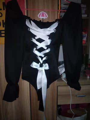 衣服很好看阿 质量也超级好阿很漂亮的喜欢的小仙女可以入了 只是这几天天有点冷穿不了过几天再穿吧嘻嘻嘻超喜欢