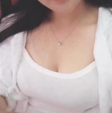 效果很棒,胸部现在比之前丰满坚挺了,沟也深了,胸部也紧实了,看着胸部起来了真的好开心,非常喜欢这款宝贝,下次再来。 效果很棒,胸部现在比之前丰满坚挺了,沟也深了,胸部也紧实了,看着胸部起来了真的好开心,非常喜欢这款宝贝,下次再来。