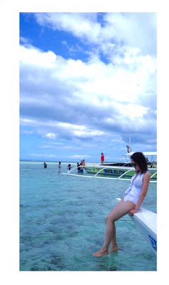 泳衣拍照很高级 实际的话不太受用 🐻那一块太跑🐻我是80C 穿起来很平的感觉&hellip;