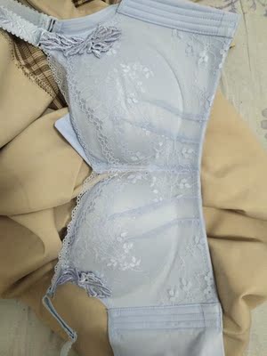 第一次买这个牌子的内衣👙,好喜欢,摸起来滑滑的,打算以后就买这个牌子的,产品很好,物流也快发货速度非常快,包装非常仔细。 好评这么多,我也给好评 收到货后迫不及待查看 非常喜欢,各方面都很满意 会介绍给亲朋好友继续购买,产品质量杠杠的,面面俱到,试穿效果很好,聚拢效果不错,面料摸着很软,一点都不觉得硬,尺码标准,穿上不觉得紧,穿上后不会磨的痒。很舒服哦,性价比挺高,还会来。 第一次买这个牌子的内衣👙,好喜欢,摸起来滑滑的,打算以后就买这个牌子的,产品很好,物流也快发货速度非常快,包装非常仔细。 好评这么多,我也给好评 收到货后迫不及待查看 非常喜欢,各方面都很满意 会介绍给亲朋好友继续购买,产品质量杠杠的,面面俱到,试穿效果很好,聚拢效果不错,面料摸着很软,一点都不觉得硬,尺码标准,穿上不觉得紧,穿上后不会磨的痒。很舒服哦,性价比挺高,还会来。