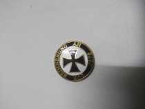 Retro plus-plus brooch in the chest