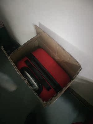 箱包非常不错，质量很好，很喜欢的。还好看！送了贴画，相信宝贝非常喜欢！哈哈！我很少真心评价非常好的东西！有想购买的亲，抓紧时间吧！