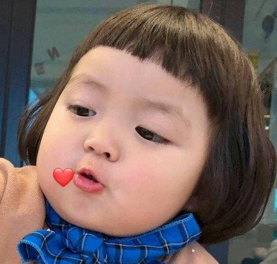 面料应该不是特别好的雪纺,有点点咯手,但能接受吧,没什么线头还行吧,可以当外搭。 面料应该不是特别好的雪纺,有点点咯手,但能接受吧,没什么线头还行吧,可以当外搭。