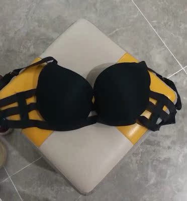 因为胸大，买了好几件内衣，都好喜欢！质量好！价格便宜！！