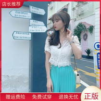 JUST CC Kaka womens official flagship net red Korean version of the same slim short V-neck hollow lace top female