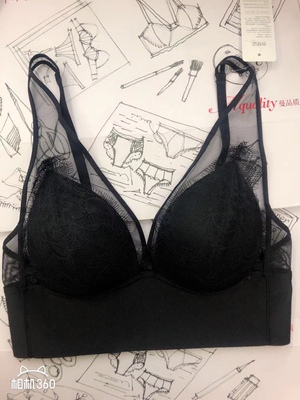 🎉🎉🎉东西到手就后悔了[呲牙][呲牙][呲牙]怎么办？买的太少[得意][得意][得意]颜色漂亮，款式漂亮，还能换口红[机智][机智]还有机会，双十一返场，继续买买买