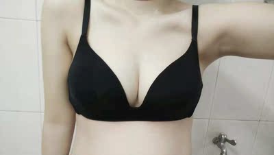 质量超好，很聚拢，码数标准，穿起来很舒服，款式简单朴素。很喜欢。物美价廉，很满意这次购物，值得购买