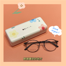 Japanese high-end sense of cute Hyuna style small flower ins portable anti-pressure glasses case Buy glasses plus 5 yuan can be exchanged