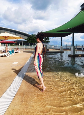 好看，设计很棒，色彩鲜艳，很适合拍照