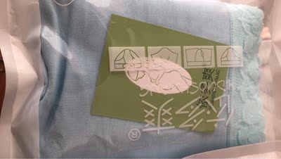 怀孕之后穿这个裤裤真是超级舒服，个人不喜欢那种前边漏肚子的，这款弹性好，颜色多样，手感细腻，不勒不垮，即使没有宝宝的肚子肉肉的美眉也是不错的选择