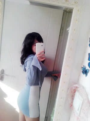 本人是粉色控，宝贝有粉色与蓝色，纠结了颜色好久，感觉蓝色很清爽，粉色很柔和，所以下单时来回换颜色，没有选择恐惧症的人是不会理解的&hellip;&hellip;收到宝贝舒了一口气，对蓝色满意，真心赞呀，没想到自己这么壮硕，感觉以后要少吃烤五花肉了，这衣服还有督促自己瘦身的功效&hellip;&hellip;