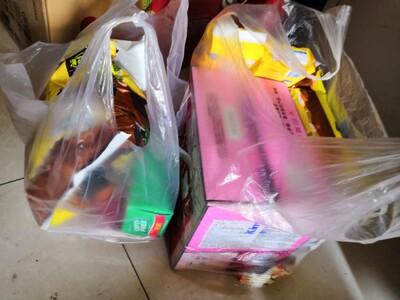 一次囤了两箱，能用好一阵了，之前买过高洁丝的卫生巾，颜值特别高，用着也好用，这次又来回购啦！！