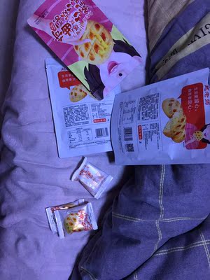 还可以吧，一包有六个，都有独立包装，味道还不错，不是很甜，价格也挺实惠的，就是不知道吃多会不会发胖