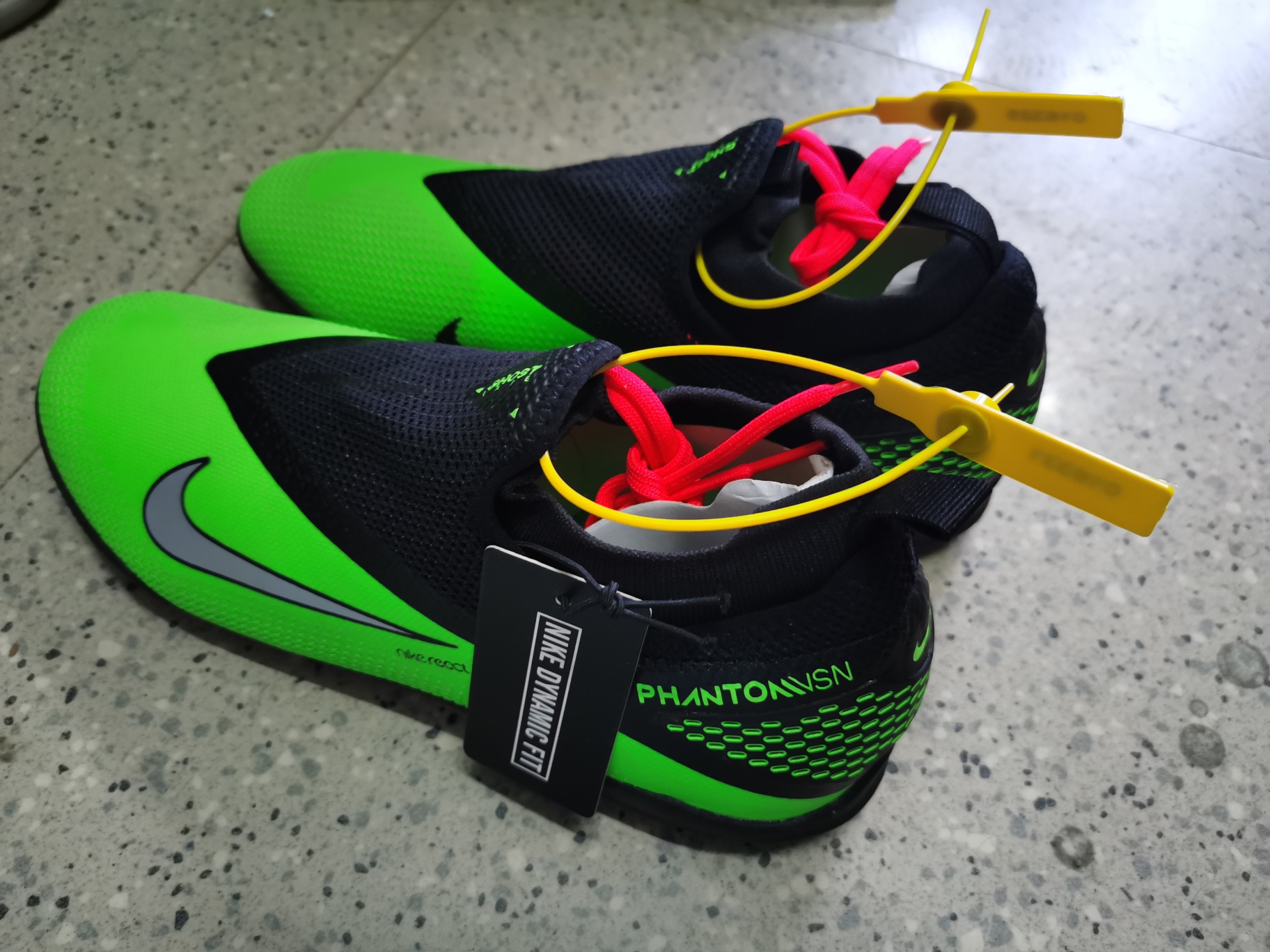 深度测评暗煞2次顶足球鞋怎么样呢?评测好不好?内幕分析评测