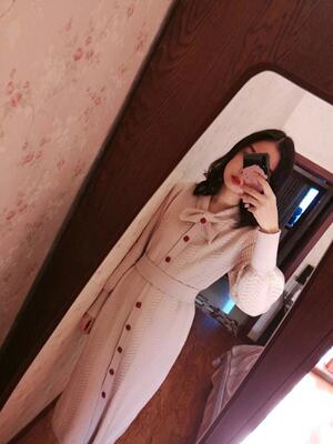 穿上挺合身的，显瘦尺码标准，面料舒服很有档次感