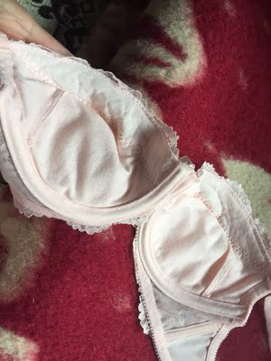 买的时候没注意。居然是单排扣，有点醉。习惯好评