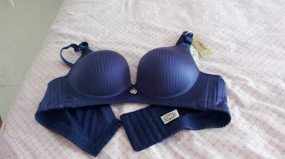 宝贝收到了，聚拢效果不错，穿着也舒服，适合胸小得mm，喜欢的赶快下手吧