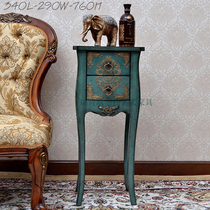 American living room small coffee table Painted sofa side a few side cabinets European flower a few phones A few Mediterranean corner a few lockers