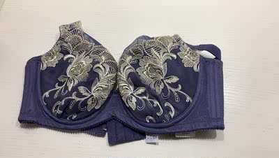 不知道是不是是因为这个是老款，还是和实体店的有些区别的