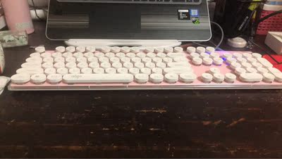 时下,吾已浪迹淘宝数年, 但觉世风日下,深知各店之 猫腻甚多,不乏其闻。然, 唯此店这宝物与众皆不同, 为出淤泥之清莲。使吾为之 动容,心驰神往。乃至饭不 能食,寝则不安,辗转反侧 无法忘怀。于是乎紧衣缩 食,凑齐银两,倾吾所能而 买。掌柜之热心与小二之殷 切让人感染,感激怜涕。打 开包裹之时,顿时金光四 射,屋内升起七彩祥云,处 处都是祥和之气。吾惊讶之 余便是欣喜若狂,呜呼哀 哉!此宝乃是天上物,人间 又得几回求!遂沐浴更衣, 焚香祷告后与家人共赏此 宝。妻则赞叹不已,不仅赞 叹此宝物款型及做工,超高 性价比!且赞吾独具慧眼与 时尚品位,更予红唇相赠。 店主果然句句实言,毫无夸 大欺瞒之嫌。此属大家风 范,忠义之商贾。吾不敢独 享此宝,唯恐天谴。便有感 而出此文,句句真言,字字 肺腑。嗟!望淘宝江湖所需 此宝之英雄志士无需货比三 家,谨记唯此宝为首选也 !! 时下,吾已浪迹淘宝数年, 但觉世风日下,深知各店之 猫腻甚多,不乏其闻。然, 唯此店这宝物与众皆不同, 为出淤泥之清莲。使吾为之 动容,心驰神往。乃至饭不 能食,寝则不安,辗转反侧 无法忘怀。于是乎紧衣缩 食,凑齐银两,倾吾所能而 买。掌柜之热心与小二之殷 切让人感染,感激怜涕。打 开包裹之时,顿时金光四 射,屋内升起七彩祥云,处 处都是祥和之气。吾惊讶之 余便是欣喜若狂,呜呼哀 哉!此宝乃是天上物,人间 又得几回求!遂沐浴更衣, 焚香祷告后与家人共赏此 宝。妻则赞叹不已,不仅赞 叹此宝物款型及做工,超高 性价比!且赞吾独具慧眼与 时尚品位,更予红唇相赠。 店主果然句句实言,毫无夸 大欺瞒之嫌。此属大家风 范,忠义之商贾。吾不敢独 享此宝,唯恐天谴。便有感 而出此文,句句真言,字字 肺腑。嗟!望淘宝江湖所需 此宝之英雄志士无需货比三 家,谨记唯此宝为首选也 !!