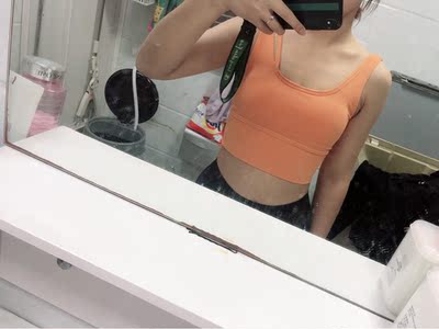 宝贝收到了，背心挺不错的，款式颜色都好看