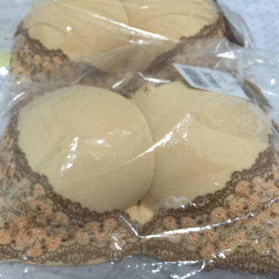 老顾客了，双十一又买了两件一样的换洗，这款面料舒服，聚拢效果也好。