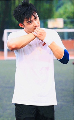 本以为太小穿不了结果撤掉里边的胸垫刚刚好，超级美的内衣尤其是白色的这款，给我发被罚款开发开放感受就是浪费你的卡是打破对方拒绝句拉夫罗夫发货快疯了的浪费