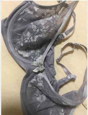 包装的很好，然后我是第二次过来买的，买到之后，试了一下，确实包裹性也是比较好的，然后尺码也很准，里面的包装也是很完整的，材质摸上去蛮舒服的，春天穿也可以天再热一点的话也穿没有问题，比较舒服