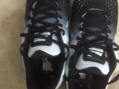 鞋子很好,穿着很舒服, 鞋子很好,穿着很舒服,