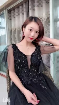 很实用，今天拍照的时候穿了，非常好，我拍我拍我拍拍拍，以前总怕身材不好拍出来的效果会差，这次再也不怕了，因为有了它粘性和聚拢效果都是棒棒哒，下水是绝对木有问题的啦。