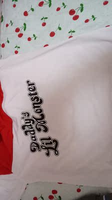 衣服掉色成这样子，白色染成了粉红的，气死了，我还怎么cos啊啊啊！