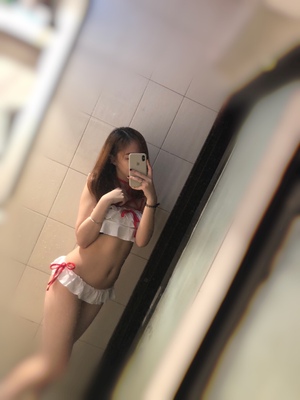 布料很滑穿起来很舒服 很可爱的一套 喜欢～