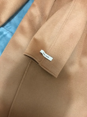 双11买的，衣服很喜欢就没退，只穿过一次，未下水，吊牌已摘，但我个子太小153，有点撑不起来，想转，有喜欢的可在闲鱼买入，可小刀！