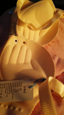 透气舒服 ，大小正合适非常漂亮，在店里买100一套，结果这个店里只要50几块就能买两套内衣一样的品质!大爱后续会继续购买的!