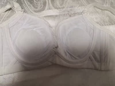 第二次来买了，这回选购了黑色和白的滴，质量挺好的，穿上挺舒服的，双十一活动很给力，店家还赠了内裤